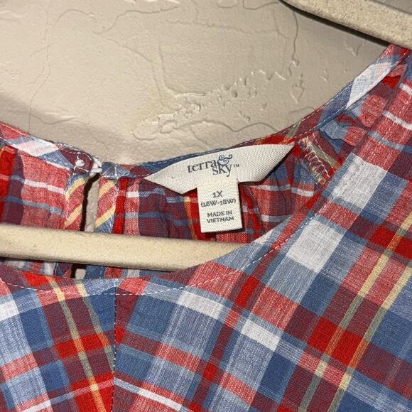 Terra & sky red white and blue plaid ruffle front gingham cotton popover top 1X. - Picture 4 of 7